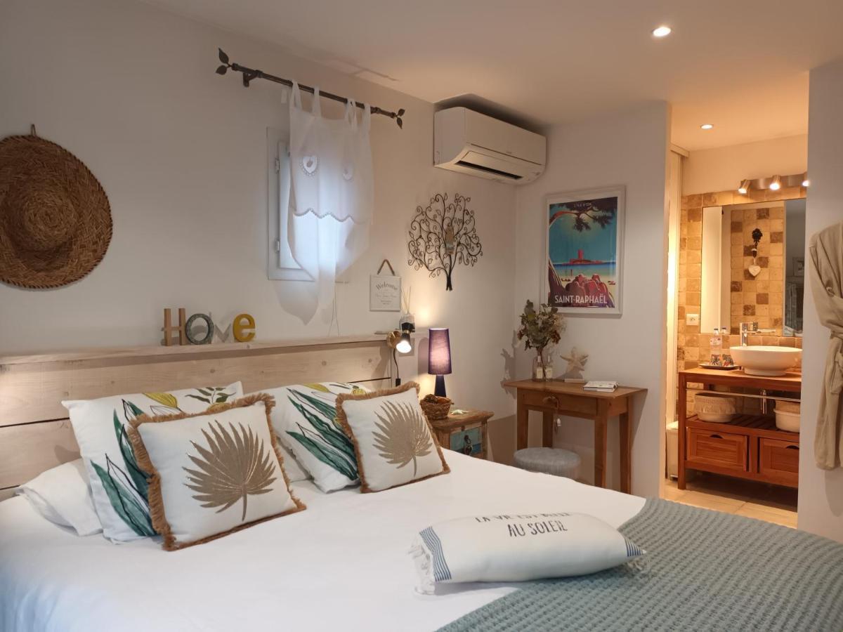Jolie Villa Lalou Cote D'Azur Trois Chambres Fréjus エクステリア 写真